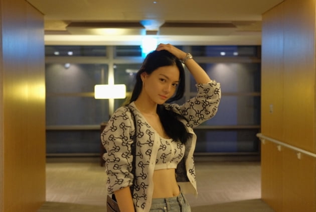 '신예' 김명지, 도대체 몇 인치야? 연예계 최강 개미허리 [TEN★]