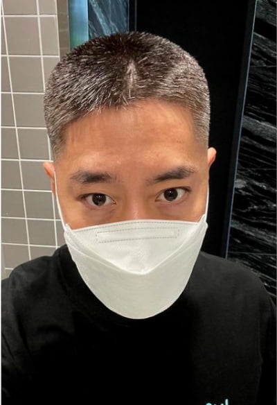 백발의 에릭, 작정하고 안 꾸미는 연예인…새치염색X "두피 해방" [TEN★]