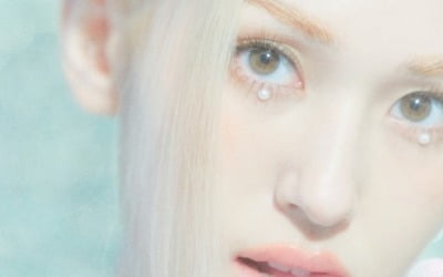 전소미, 키치+블링블링 비주얼…인형 미모 컴백