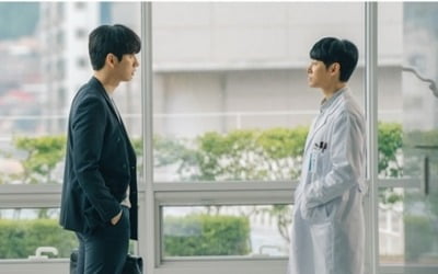 김동욱 vs 윤박, 긴장감 팽팽 심리 대립 ('너는 나의 봄')