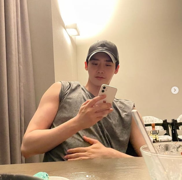 이종석, 조각같은 팔근육...소년미+완벽 비주얼[TEN★]