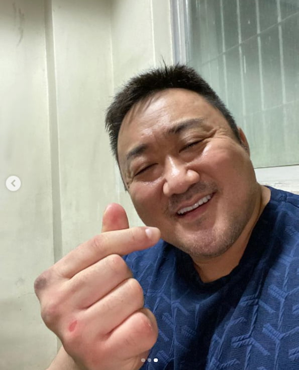마동석, 하트 날리는 마요미...더운 날씨도 주먹 한방에 날려버려[TEN★]