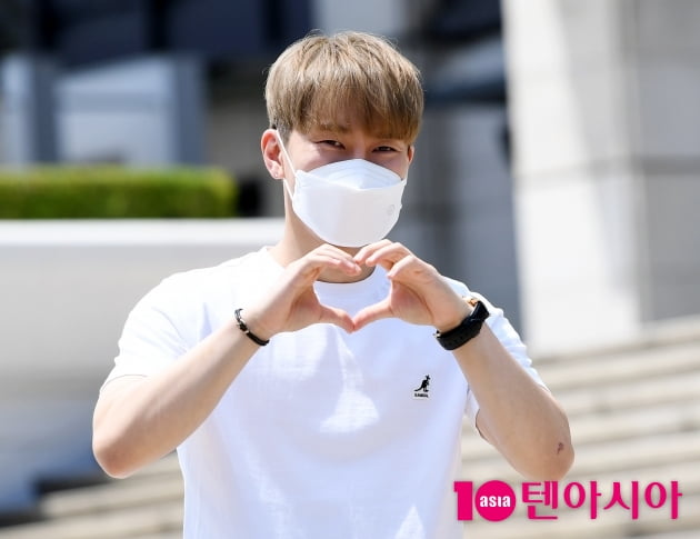 [TEN 포토] 서은광 '폭염주의보에도 열일중'