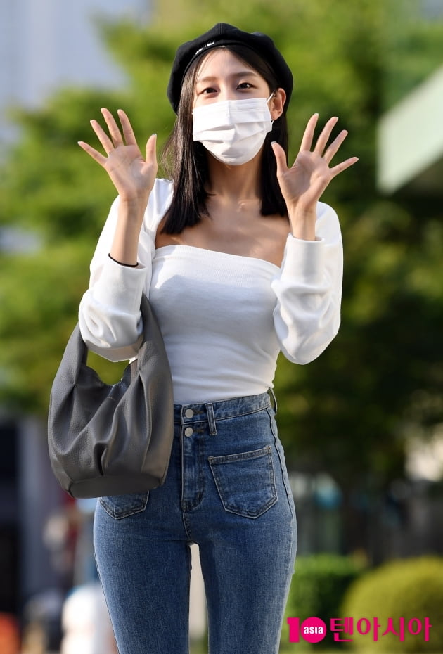 [TEN 포토] 러블리즈 정예인 '빵모자로 스위트하게'