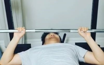 윤민수 아들 윤후, 몸짱 프로젝트 돌입 "볼록이 배에 王자 만들겠다고…" [TEN★]