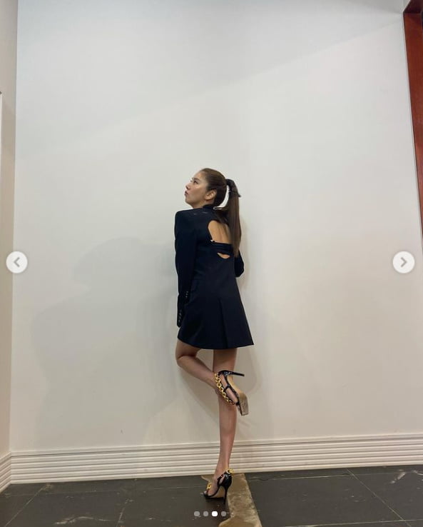 '5kg 감량' 손담비, 시크한 블랙...시원하게 뚫린 반전 뒤태[TEN★]
