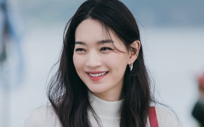 '갯마을 차차차' 치과의사된 신민아, 넘사벽 스펙X미모로 컴백