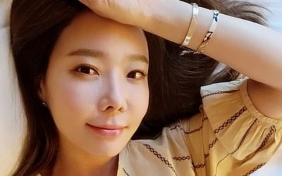 '백종원♥' 소유진, 명품 팔찌 풀지도 않은 채 침대에 털썩…걱정은 없어 보여 [TEN★]