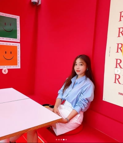 '박성광♥' 이솔이, 오늘도 세절예 미모...카페 기죽이는 분위기[TEN★]