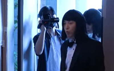 [TEN리뷰] 홍진경, 3층 주택 최초 공개…집이야 폐공장이야? ('찐천재')