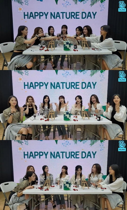 '그룹 네이처'(사진=네이버 V LIVE 방송 화면 캡처)