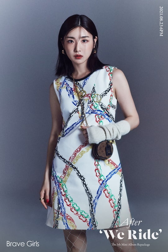 브레이브걸스 유나, 신보 포토 티저 공개…'분위기 甲 인형 같은 비주얼'