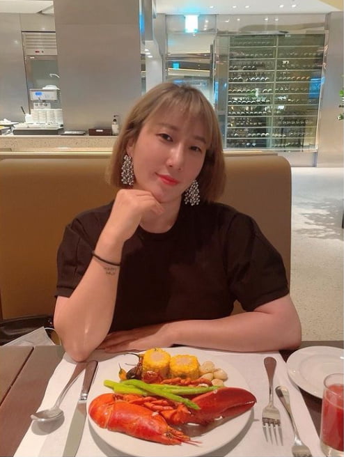 '윤승열♥' 김영희, 5성급 호텔 뷔페 미소가 절로...홍현희가 보내준 선물[TEN★]