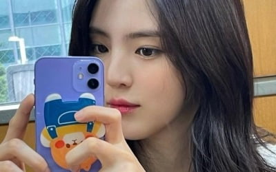 "뽀뽀" 한소희 거울셀카에 대놓고 고백…연애 중인 줄 알겠네 [TEN★]