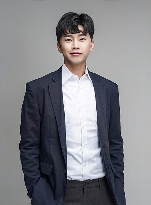‘데뷔 5주년 기념’ 임영웅 팬클럽 영웅시대, 자선단체 희망조약돌에 기부금 전달
