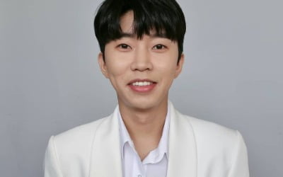 임영웅, 화이트 프린스…수트핏+미소에 '심쿵' [TEN★]