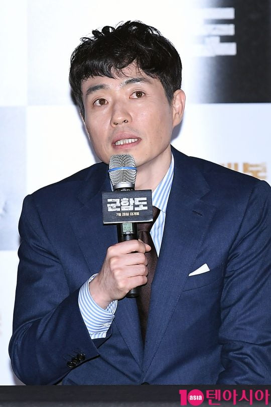 [노규민의 영화인싸] 4번타자 류승완, '군함도' 폭망 딛고 '모가디슈'로 홈런 칠까