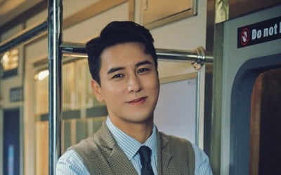 [TEN이슈] '트롯 신사' 장민호, '록 트로트'로 파워풀 보컬 폭발시킬까