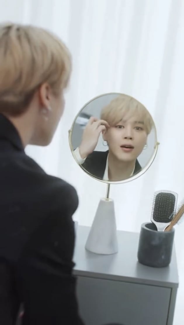 "셀카 같이 찍을래요?"…'현실 남친' 방탄소년단 지민, 日 유명인 랭킹 트위플 1위