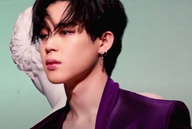 지민, BTS 인스타그램 개인 최초 1000만뷰 돌파…콘셉트 포토 '폭풍 클릭'