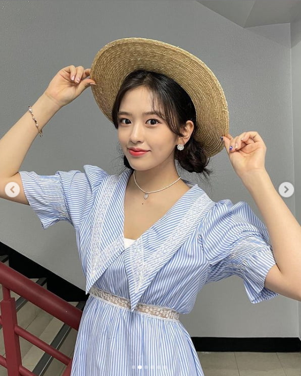 아이즈원 출신 안유진, 청량함 과다 섭취주의보...뭘 입어도 빛나[TEN★]