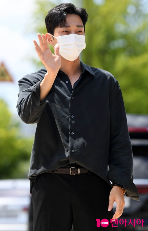 [TEN 포토] 진영 '편안한 남사친美 발산'