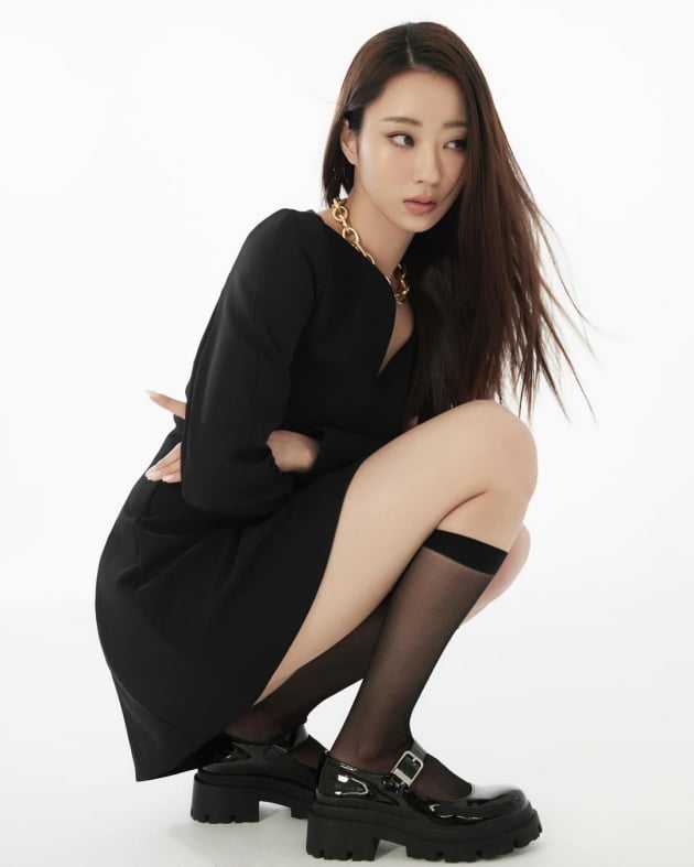 '170cm·51kg' 경리, 휘감은 골드 쇠사슬…강렬+고혹 [TEN★]