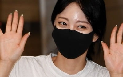 '역학조사 피해 미국行 의혹' 한예슬, 코로나19 극복 성금 5000만원 쾌척