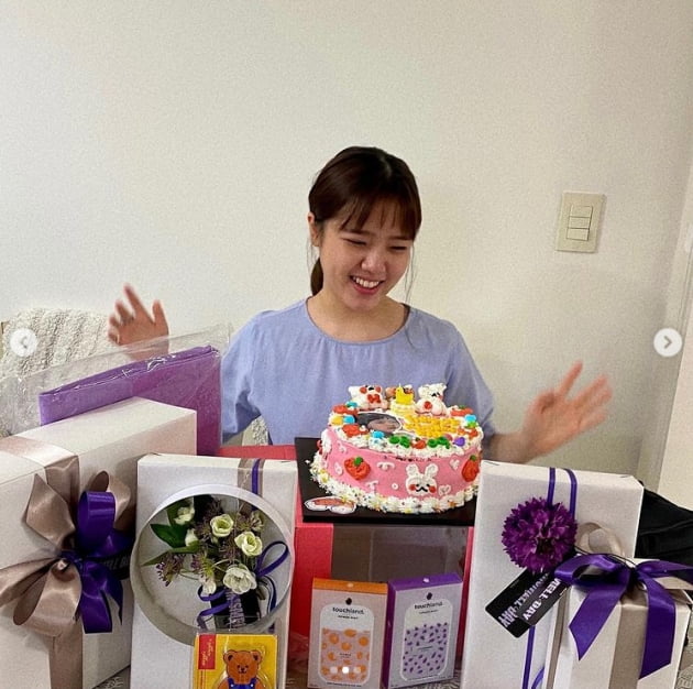 김향기, 생일 선물이 테이블에 한 가득..."축하해주신 모든분들께 감사"[TEN★]