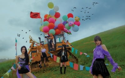 레드벨벳, 감성 퀸 매력 느끼고 싶다면…'푸싱 앤 풀링'·'다시, 여름'