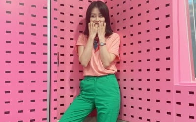 '류수영♥' 박하선, 빨강+초록 '수박바' 패션…H사 스카프로 '명품 과일' 됐네 [TEN★]