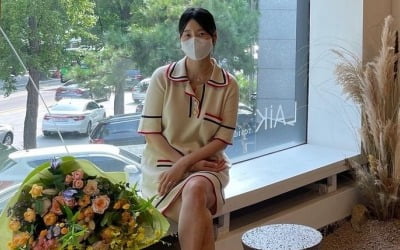 '검사♥' 한지혜, 275만원 명품G사 원피스 입고 한남동 아트스튜디오 방문 '단아' [TEN★]