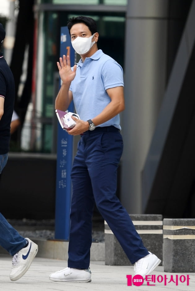 [TEN 포토] 정용화 '청청패션도 완벽하게 소화'