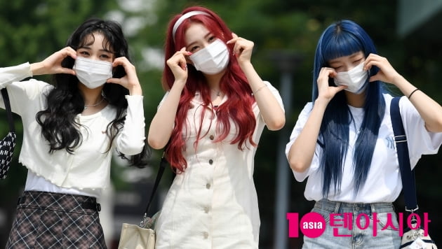 [TEN 포토] 위클리 지한-조아-박소은 '신바람 넘치는하트'