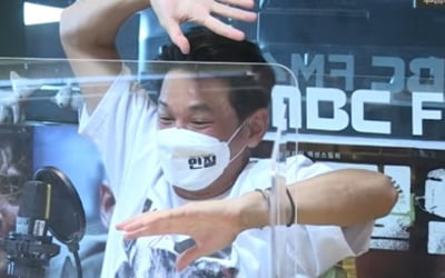 [TEN 리뷰] 황정민, 갑분싸 트라우마 고백→'진한 빨강' 만취 상태?…'인질' 열혈 홍보 ('두데')