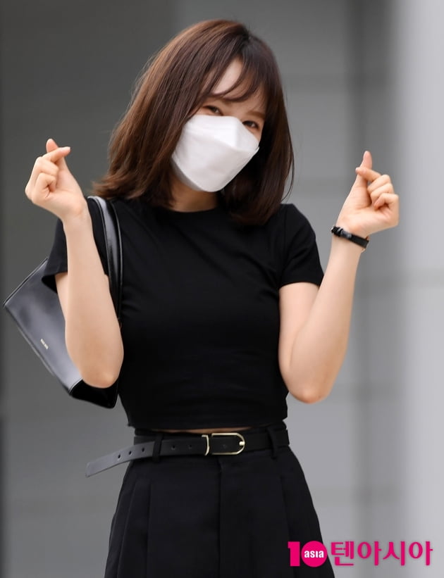 [TEN 포토] 레드벨벳 웬디 '매력적인 양손하트'