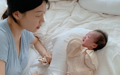 '검사♥' 한지혜, 엄마 되니 턱살도 신경 안 써 "행복해" [TEN★]