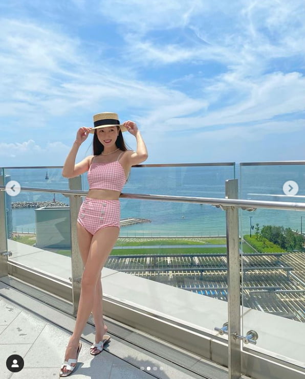 '타일러권♥' 제시카, 섹시한 핑크 비키니...휴가도 럭셔리하게~[TEN★]