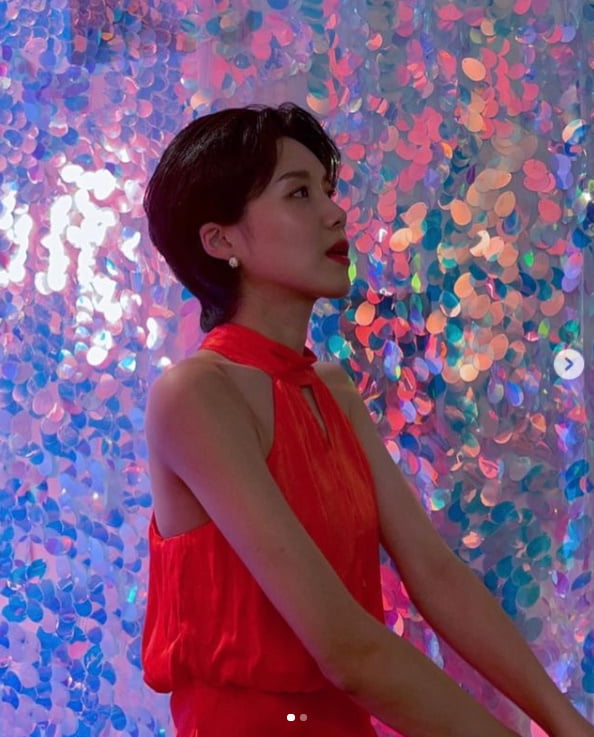 '37세' 장도연, 강렬한 레드 드레스핏?...돋보이는 직각어깨[TEN★]