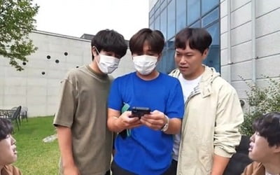 '전참시' 유세윤X송진우, 차태현과 깜짝 코믹 케미