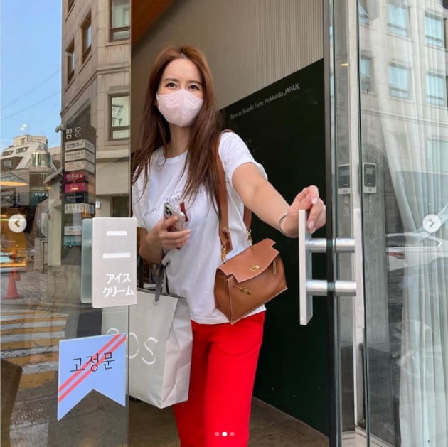 '안정환♥' 이혜원, 1600만원 호가하는 H사 명품백 메고 신사동 "데이트" [TEN★]