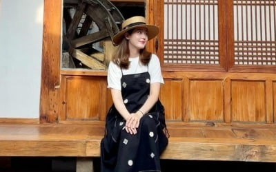 '쌍둥이 예비맘' 성유리, 72만원 명품G사 모자 쓰고 "한옥스테이" 태교 [TEN★]