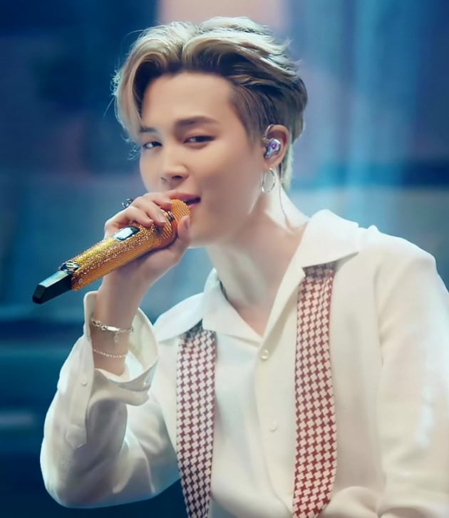 방탄소년단 지민 '필터' 샤잠 30만 돌파…'2020 韓솔로 최다 청취'