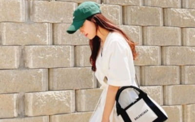 '박성광♥' 이솔이, "두 달 전" 129만원대 명품B사 카바스백 메고 상큼美 [TEN★]