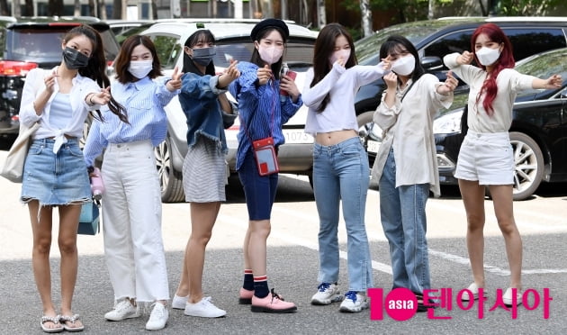 [TEN 포토] 오마이걸 '팬심저격 하는 양궁포즈 '