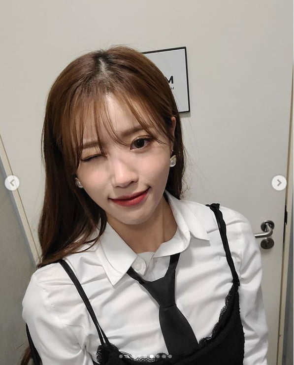 러블리즈 미주, 싱그러운 청춘...레드립만으로 압도적 관능미[TEN★]