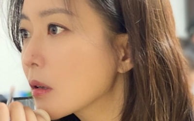 '45세' 김희선, 얼굴에 그림을 그리려고 봤더니 이미 그림이네…"열일" 미모 [TEN★]