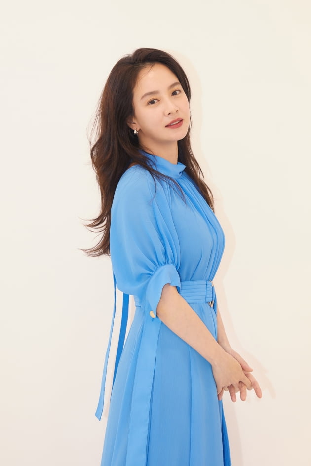 송지효는 '마녀식당으로 오세요' 시즌2에 관해 "도움이 된다면 언제든 할 의향이 있다"고 전했다. /사진제공=크리에이티브그룹아이엔지