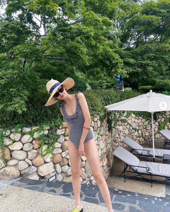 이주연, 수영복 입고 은근한 볼륨감[TEN★]