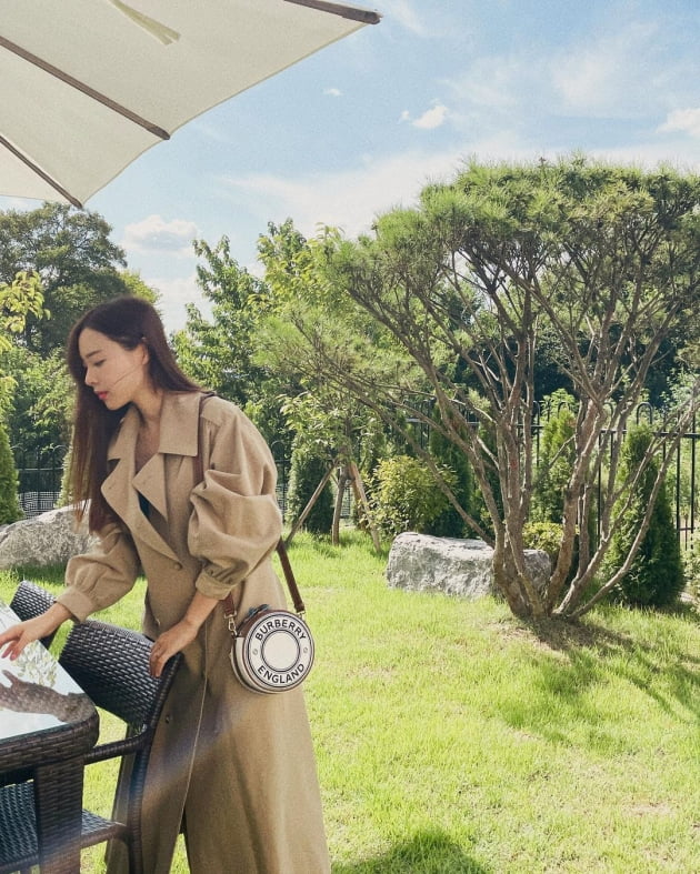 '박성광♥' 이솔이, 쿠폰가 82만원 B사 명품백 "스티커도 못 뗀 채" 여신 매력 발산 [TEN★]